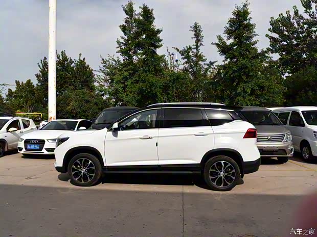 东风风行 风行T5 2021款 1.5T 自动豪华型