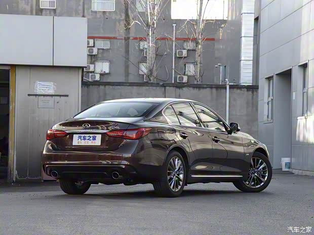 东风英菲尼迪 英菲尼迪Q50L 2018款 2.0T 豪华版 东风英菲尼迪 英菲尼迪Q50L 2018款 2.0T 豪华版