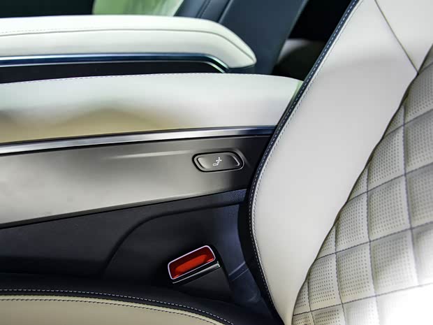 上汽奧迪 奧迪Q6 2022款 50 TFSI 基本型