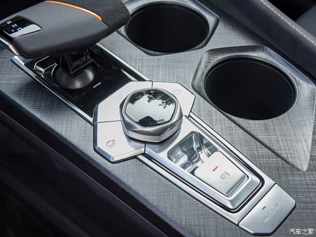 长安汽车 长安UNI-V 2022款 1.5T 运动版 长安汽车 长安UNI-V 2022款 1.5T 运动版