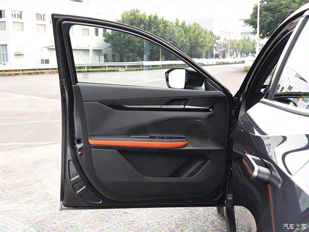 長(zhǎng)安汽車 長(zhǎng)安UNI-V 2022款 基本型