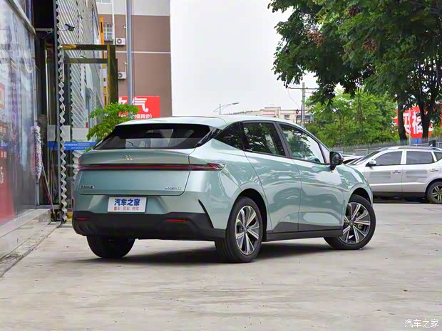 摩登汽車(chē) Modern in 2022款 610km 時(shí)尚版 摩登汽車(chē) Modern in 2022款 610km 時(shí)尚版