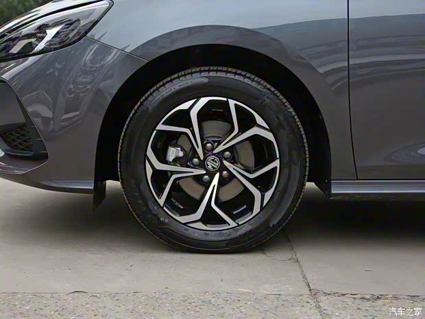 上汽集团 名爵5 2021款 180DVVT CVT青春旗舰版