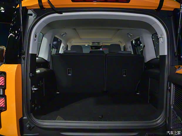 北京越野 北京BJ40 2024款 基本型 北京越野 北京BJ40 2024款 基本型