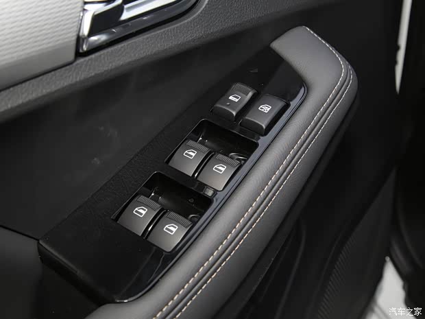 江西五十鈴 瑞邁 2023款 2.5T柴油兩驅(qū)長(zhǎng)軸高配版JE4D25Q6BL