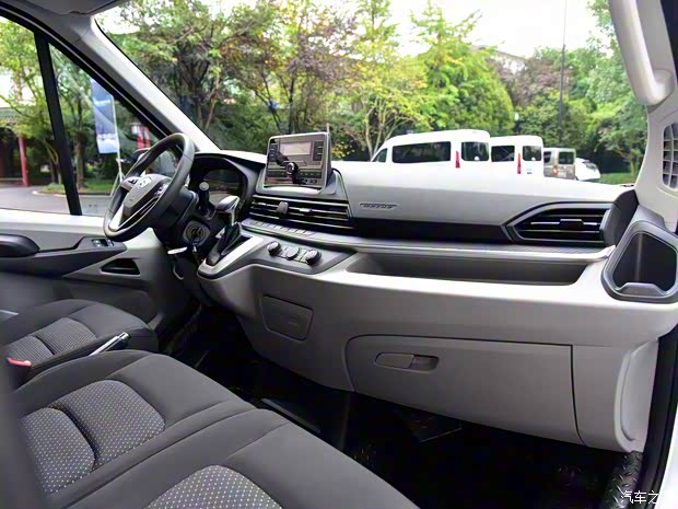 上汽大通 上汽大通MAXUS EV90 2020款 纯电动厢式运输车加长轴高顶标准版 上汽大通 上汽大通MAXUS EV90 2020款 纯电动厢式运输车加长轴高顶标准版