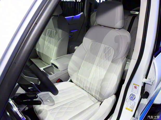 长城汽车 坦克300 2022款 HEV 长城汽车 坦克300 2022款 HEV