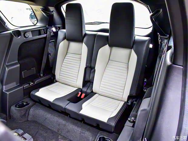 奇瑞捷豹路虎 發(fā)現(xiàn)運動版 2020款 249PS R-Dynamic HSE 豪華定制版