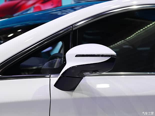 比亞迪 宋MAX新能源 2018款 基本型