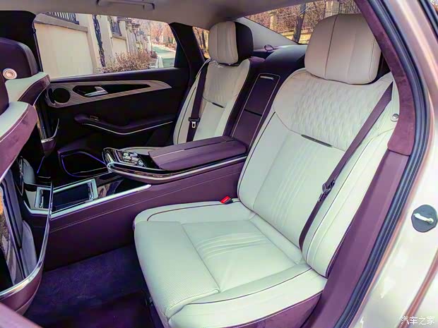 一汽红旗 红旗H9 2020款 3.0T 智联旗领四座版 一汽红旗 红旗H9 2020款 3.0T 智联旗领四座版