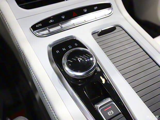 創(chuàng)維汽車 創(chuàng)維HT-i 2023款 總裁版 創(chuàng)維汽車 創(chuàng)維HT-i 2023款 總裁版