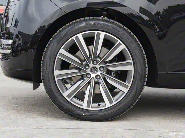 路虎(進(jìn)口) 攬勝 2024款 3.0 L6 400PS 典范加長(zhǎng)版