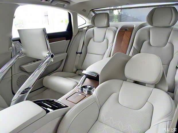 沃爾沃亞太 沃爾沃S90新能源 2019款 T8 E驅(qū)混動 榮譽(yù)版 3座 國V