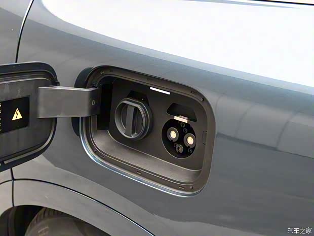 賽力斯汽車 問(wèn)界M9 2024款 增程 Ultra版 42kWh 