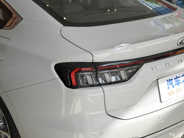 長(zhǎng)安福特 蒙迪歐 2023款 1.5T 高配版