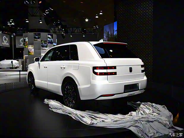 豐田(進(jìn)口) 世極 2024款 3.5L PHEV 基礎(chǔ)版