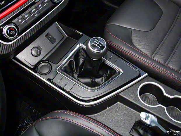 東風(fēng)風(fēng)行 風(fēng)行SX6 2019款 1.6L 手動豪華型 國VI 東風(fēng)風(fēng)行 風(fēng)行SX6 2019款 1.6L 手動豪華型 國VI