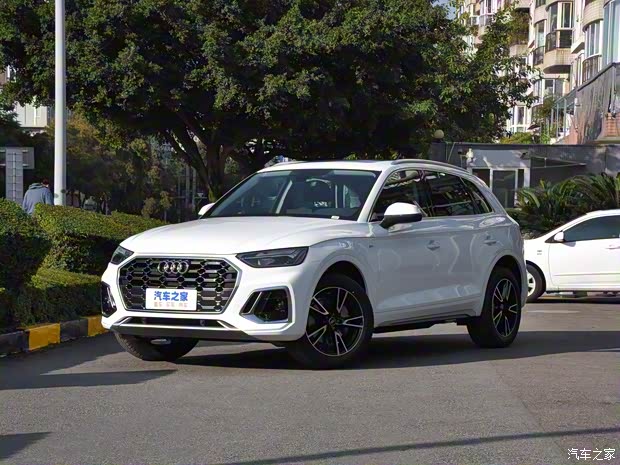 一汽-大众奥迪 奥迪Q5L 2022款 40T 时尚动感型