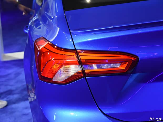 长安福特 福克斯 2021款 三厢 EcoBoost 180 自动ST Line