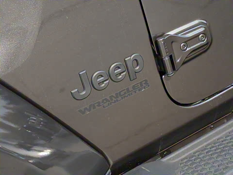 2022款 2.0T 高地四门版 2022款 2.0T 高地四门版