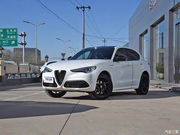 阿爾法·羅密歐 Stelvio 2021款 2.0T 280HP Veloce Ti 競速版