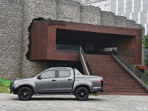 江西五十鈴 D-MAX 2018款 3.0T四驅(qū)自動X-POWER版4JJ1-TC HI