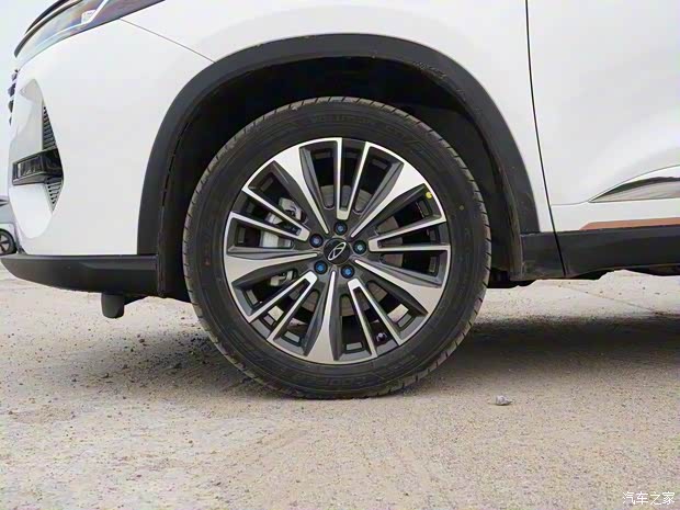 奇瑞汽車 瑞虎8 PRO 2023款 冠軍版 390T 兩驅(qū)巔峰版 5座