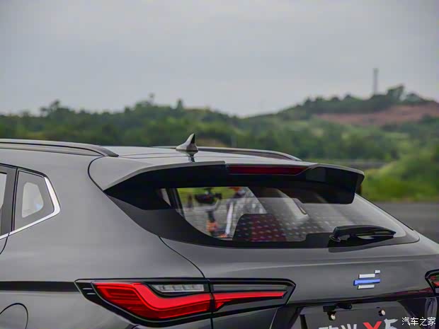 長(zhǎng)安汽車 長(zhǎng)安歐尚X5 2020款 1.5T 高配版