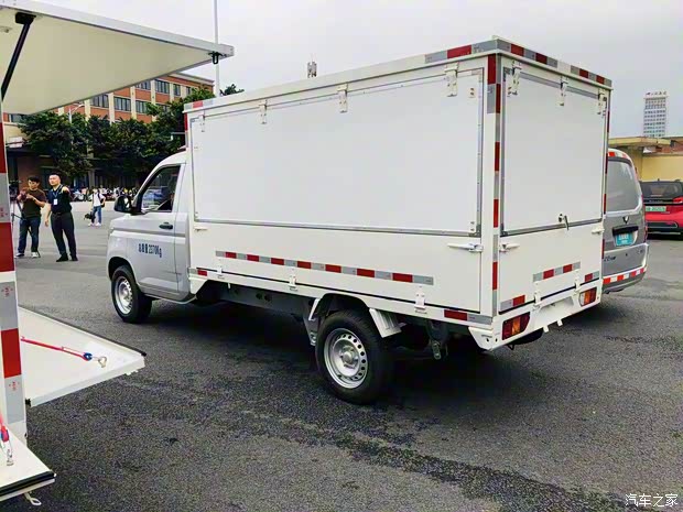 五菱工業(yè) 五菱榮光新卡翼開啟 2020款 1.8L單排翼開啟LJ479Q6