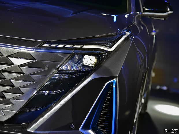 长安汽车 长安欧尚Z6新能源 2022款 混动 基本型