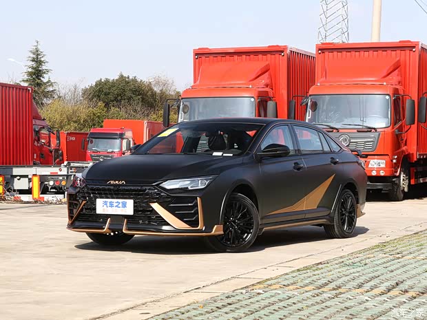東風(fēng)乘用車 奕炫MAX 2021款 1.5T 暗夜圣光版(混動) 東風(fēng)乘用車 奕炫MAX 2021款 1.5T 暗夜圣光版(混動)
