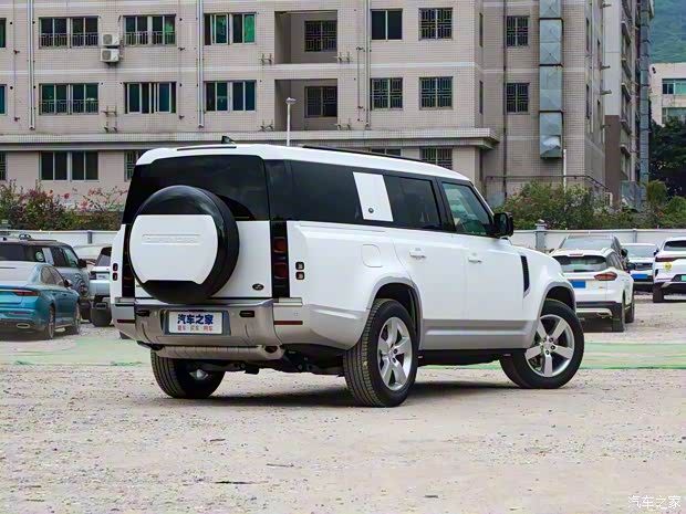 路虎(進(jìn)口) 路虎衛(wèi)士 2023款 130 3.0T P400 HSE