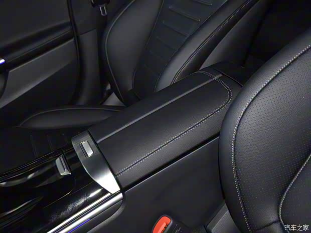 北京奔驰 奔驰C级 2022款 C 260 L 运动皓夜版