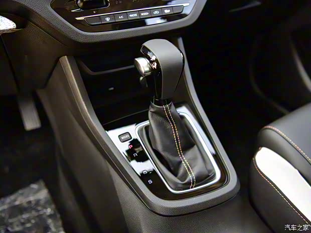 上汽通用五菱 宝骏360 2019款 1.5L CVT基本型