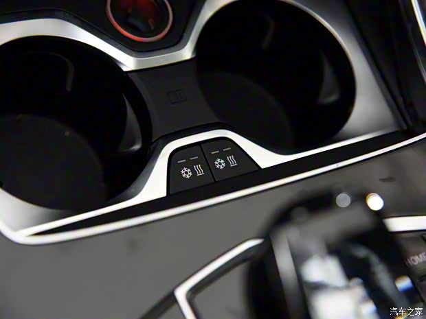 宝马(进口) 宝马X5 2019款 xDrive40i 尊享型 M运动套装 宝马(进口) 宝马X5 2019款 xDrive40i 尊享型 M运动套装