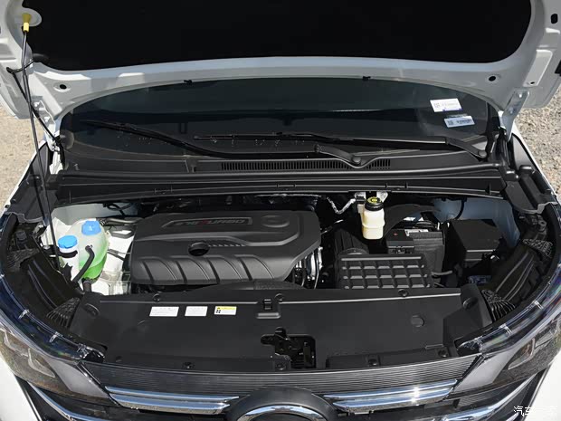 广汽乘用车 传祺M6 2021款 270T 自动尊贵版（七座）