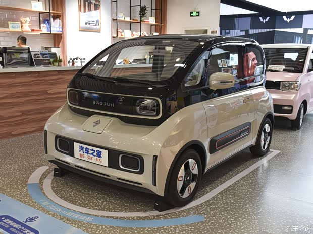 上汽通用五菱 宝骏KiWi EV 2021款 高定版时髦金 上汽通用五菱 宝骏KiWi EV 2021款 高定版时髦金