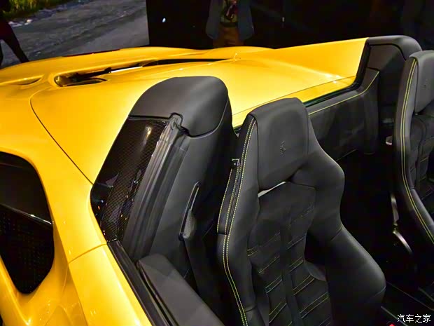 法拉利 法拉利F8 2020款 Spider 3.9T V8