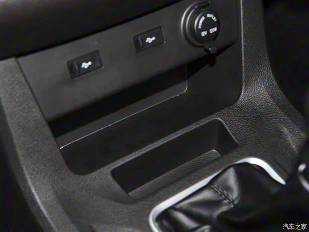 北京汽車制造廠 王牌M7 2022款 1.6L 長軸標(biāo)準(zhǔn)型 7座