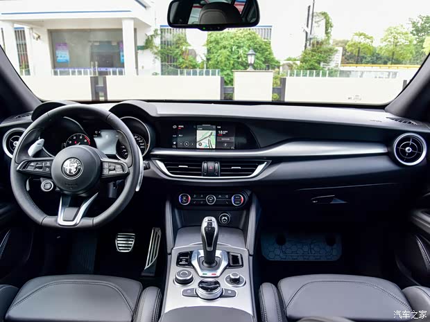 阿爾法·羅密歐 Stelvio 2022款 Veloce