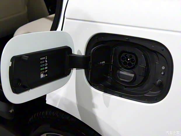 路虎(進(jìn)口) 攬勝新能源 2023款 插電混動 典范加長版