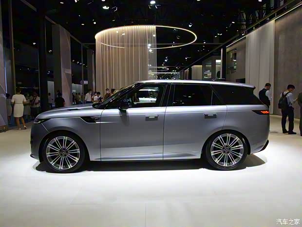 路虎(进口) 揽胜运动版 2023款 3.0 L6 P400 Dynamic SE 路虎(进口) 揽胜运动版 2023款 3.0 L6 P400 Dynamic SE