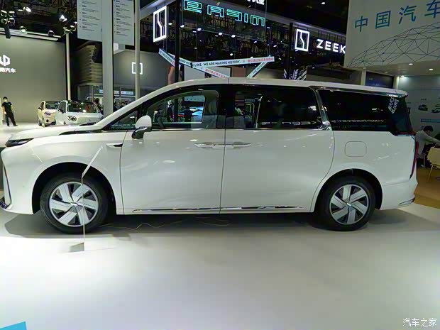 上汽大通 上汽大通MAXUS MIFA 9 2022款 浩瀚森林 上汽大通 上汽大通MAXUS MIFA 9 2022款 浩瀚森林