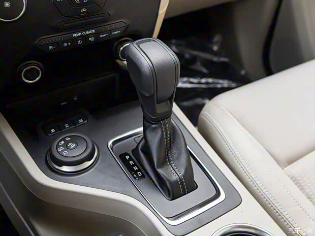 江铃福特 撼路者 2019款 2.0T 汽油自动四驱菁英版 5座