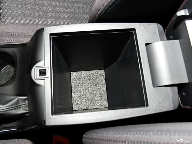 廣汽乘用車(chē) 傳祺GS4 2018款 200T 手動(dòng)兩驅(qū)舒適版