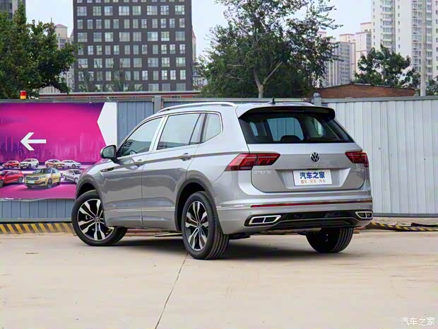 上汽大众 途观L 2022款 330TSI 自动两驱R-Line越享版 上汽大众 途观L 2022款 330TSI 自动两驱R-Line越享版