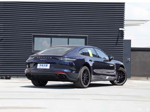 保时捷 Panamera 2023款 Panamera 4 行政加长铂金版 2.9T