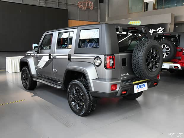 北京越野 北京BJ40 2022款 2.0T 自动四驱环塔冠军版 北京越野 北京BJ40 2022款 2.0T 自动四驱环塔冠军版