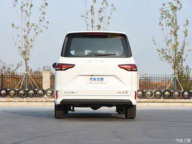 北京汽车制造厂 王牌M7 2022款 1.6L 长轴豪华型 7座 北京汽车制造厂 王牌M7 2022款 1.6L 长轴豪华型 7座