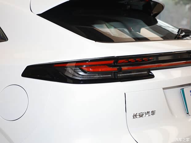 长安汽车 长安UNI-K新能源 2022款 蓝鲸iDD 卓越型